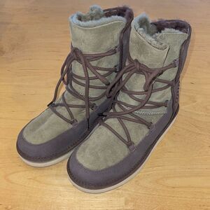 UGG AUSTRALIA LODGE CHOCOLATE/OLIVE GREEN‎ SHEEPSKIN SUEDE BOOTS SIZE 5 US